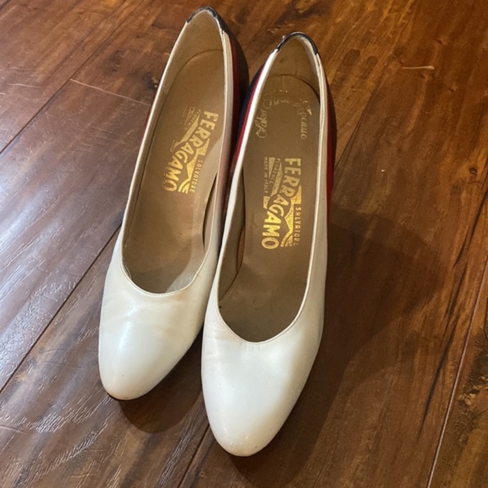 Vintage Salvatore Ferragamo for Saks Navy Red White Leather Pumps 7.5 AA - Picture 3 of 11